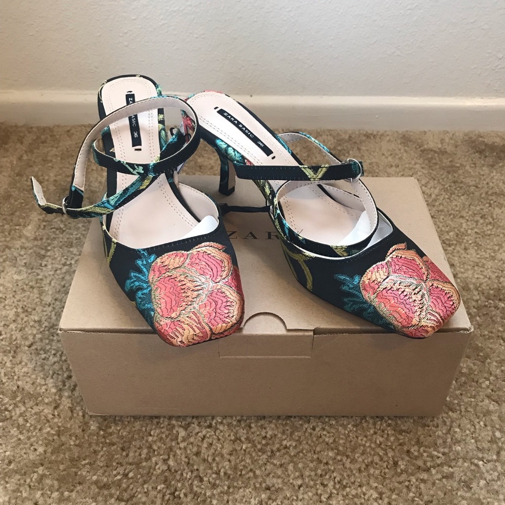 Shoes - Picture 1 of 2
